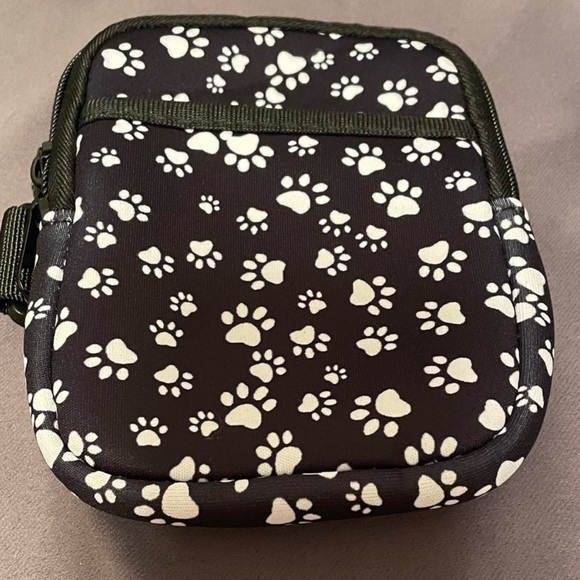 Other - NWT- Black Paw Print Bottle Accessory Bag w/ Elastic strap for bottles 20-40 oz.
